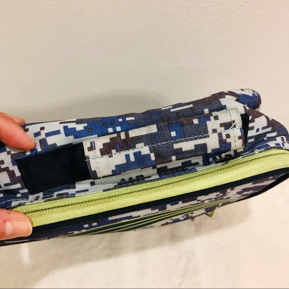 Puma multicolor handle lunch bag. Good used condition. - Picture 5 of 9